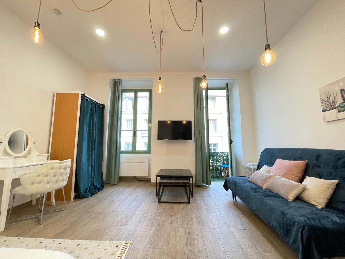 Renting - 2 Massena - Luxury Loft - Balcony Massena Square View - Aircon Appartement *